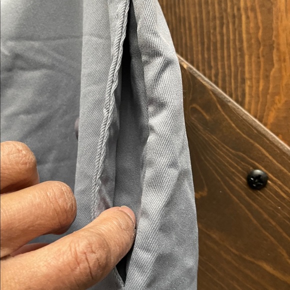 NWOT - Women’s Gray Cargo Pants Size: SM Waist 15 1/2” and Inseam: 28 1/2” - Picture 4 of 5